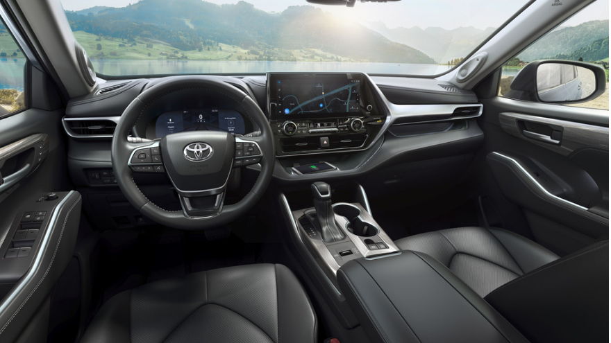 Toyota Highlander 2023 ra mắt bổ sung thêm công nghệ, thêm động cơ