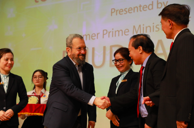 Cựu Thủ tướng Israel đặt nhiều kỳ vọng vào sinh viên ĐH Quốc tế Sài Gòn – SIU