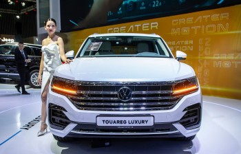 Sau 4 năm ra mắt nay mới được bán, Volkswagen Touareg có xứng với tầm tiền?