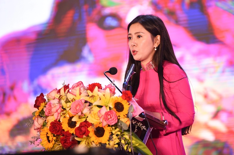  Phó Chủ tịch UBND tỉnh Lạng Sơn Đoàn Thu Hà phát biểu tại lễ khai mạc. 