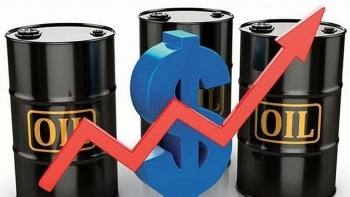 Giá dầu thô duy trì đà tăng mạnh