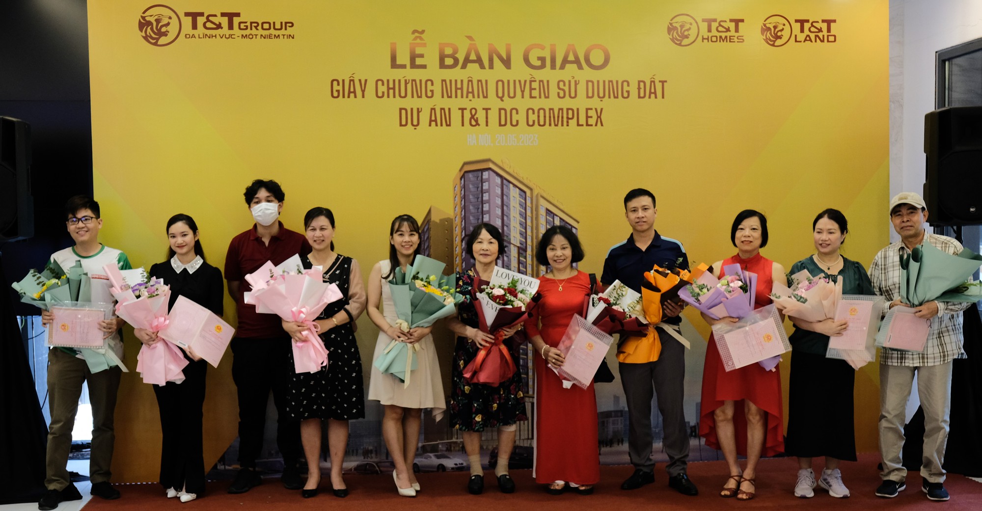 Cư dân T&amp;T DC Complex chính thức nhận bàn giao giấy chứng nhận quyền sử dụng đất  - Ảnh 1.