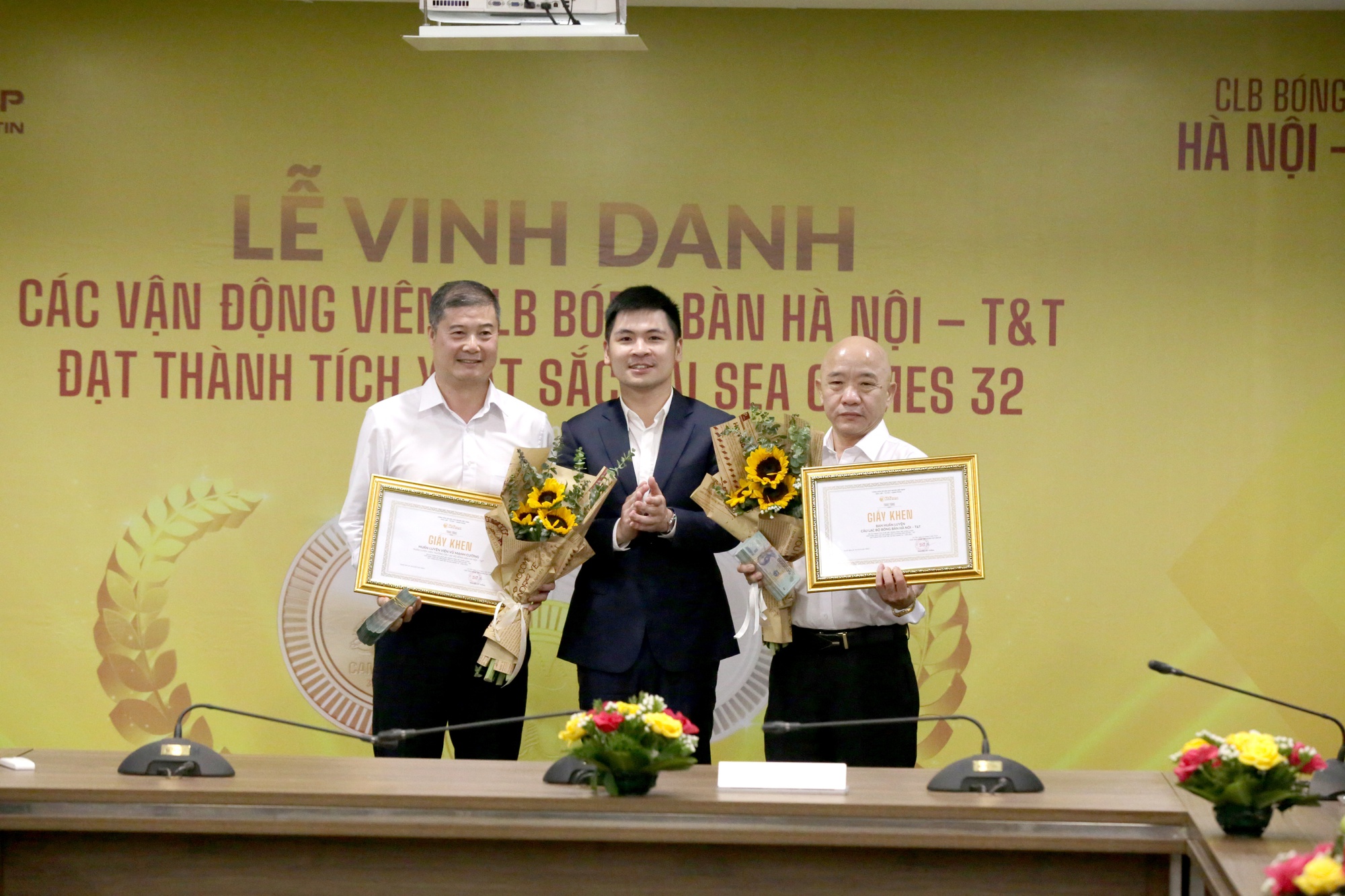 Tập đoàn T&T Group thưởng hơn 1 tỷ đồng cho kỳ tích bóng bàn Việt Nam tại SEA Games 32 - Ảnh 2. Tập đoàn T&T Group thưởng hơn 1 tỷ đồng cho kỳ tích bóng bàn Việt Nam tại SEA Games 32 - Ảnh 2.