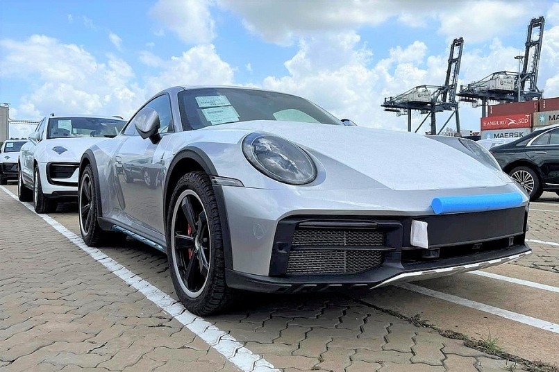 Cận cảnh quái thú Porsche 911 Dakar đầu tiên ở Việt Nam
