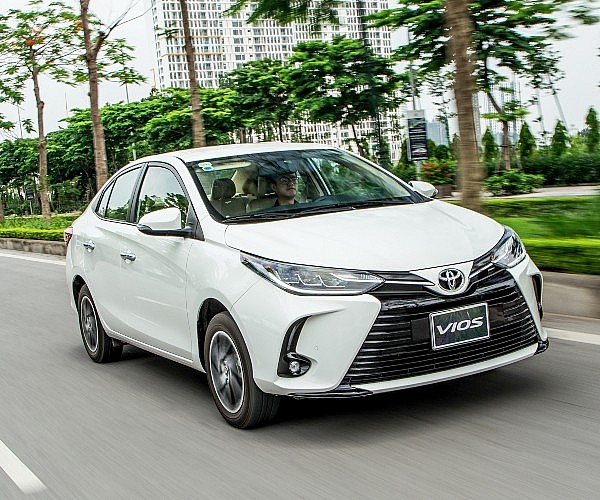 Toyota Vios nhận ưu đãi lớn lên tới 50 triệu đồng, đua giảm giá với Accent, Mazda2