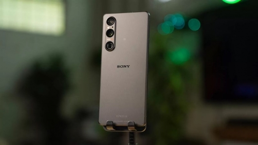 Sony Xperia 1V với thiết kế sang trọng, Snapdragon 8 Gen 2, camera 48MP