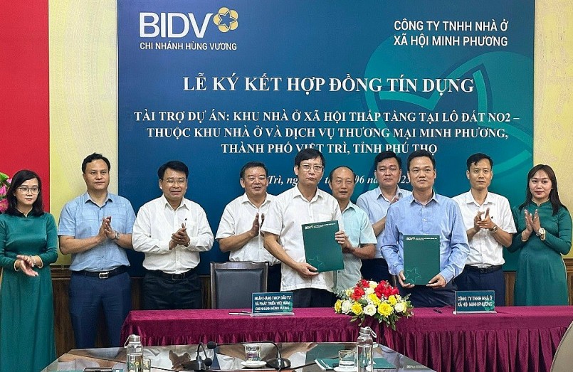 Lãnh đạo BIDV Hùng Vương và Công ty TNHH Nhà ở xã hội Minh Phương ký kết hợp đồng tín dụng tài trợ dự án Nhà ở xã hội Minh Phương