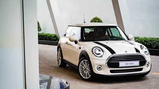 MINI Cooper 3 cửa khẳng định đẳng cấp thời thượng, giá chưa đến 2 tỷ đồng