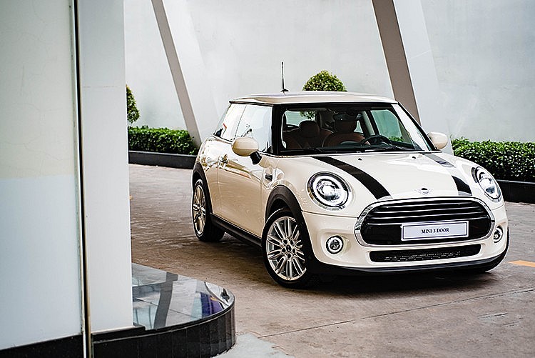 MINI Cooper 3 cửa khẳng định đẳng cấp thời thượng, giá chưa đến 2 tỷ đồng