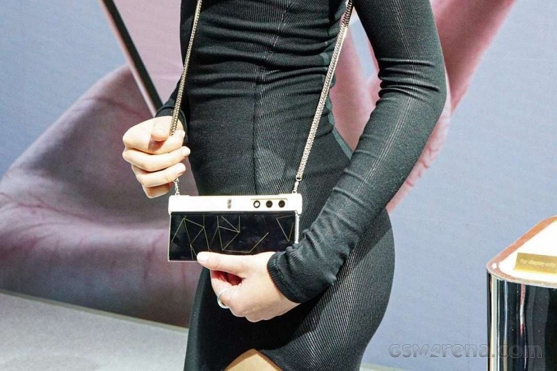 Honor vừa ra mắt điện thoại gập với thiết kế độc lạ dạng túi xách Honor V Purse
