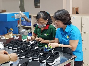 Xuất khẩu giày dép giảm mạnh