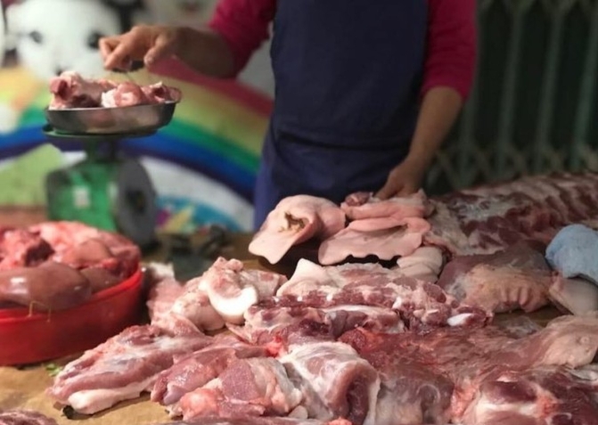Giá thịt lợn vẫn leo ở mức cao
