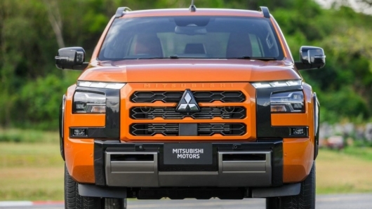 Giá xe Mitsubishi Triton tháng 10/2023