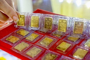 Giá vàng hôm nay 3/11/2023: Vàng trong nước lao dốc