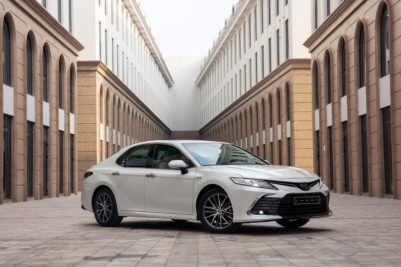 Bảng giá ô tô Toyota Camry tháng 11/2023