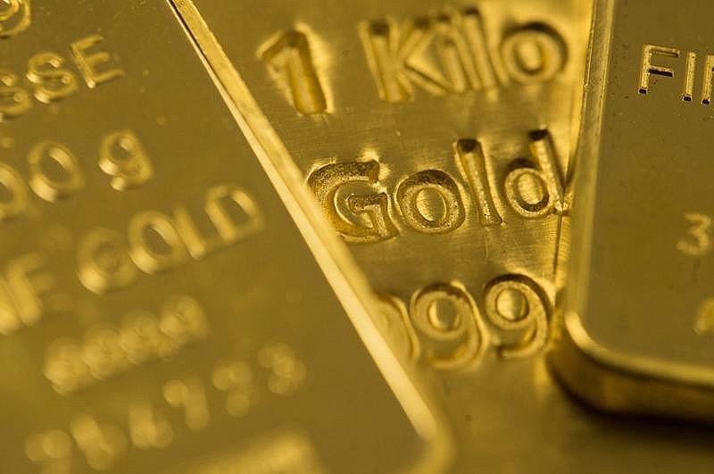 Giá vàng thế giới giảm về mức 2.004,4 USD/oz.