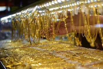 Giá vàng hôm nay 11/12/2023: Vàng trong nước ổn định quanh 74 triệu đồng/lượng