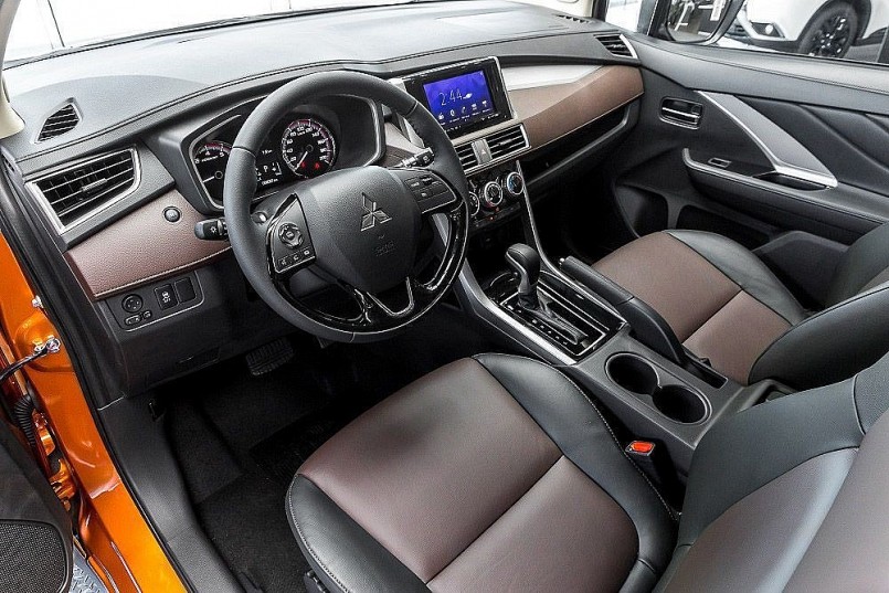 Bảng giá xe ô tô Mitsubishi Xpander Cross 2023 tháng 12