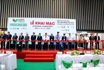 Hơn 220 gian hàng tham gia Hội chợ triển lãm “Tôn vinh hàng Việt Nam 2024”