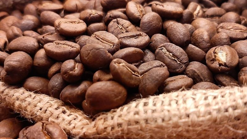 Nguồn cung hạn chế đẩy giá robusta lập đỉnh