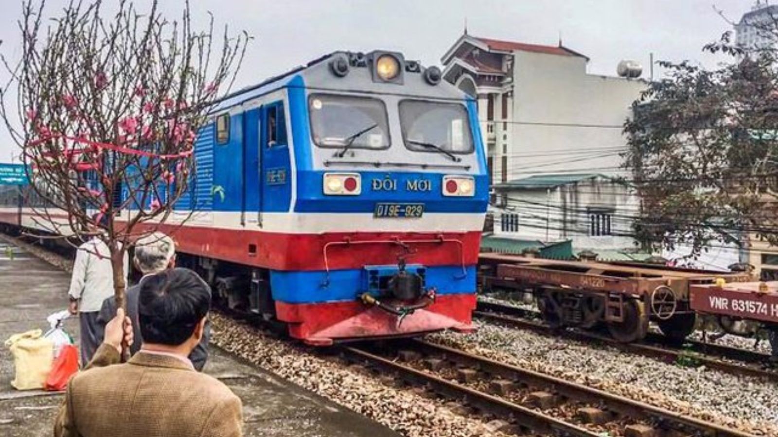  Vé tàu Tết Nguyên đán 2025 tăng giá, cao nhất 3,2 triệu đồng