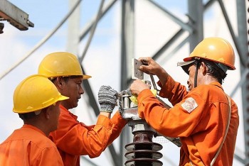 Giá điện Việt Nam tăng 4,8% đắt hay rẻ so với khu vực?