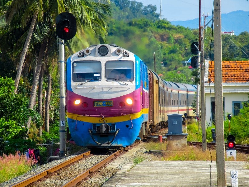 Sau 3 tuần mở bán, ngành đường sắt đã bán được tổng số hơn 73.000 vé Tết Nguyên đán