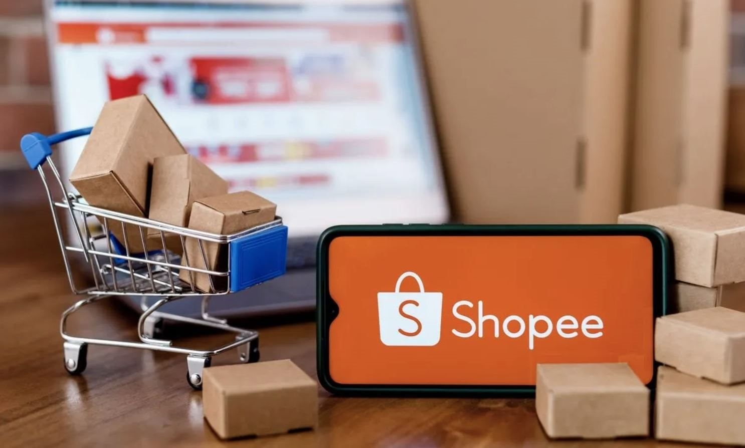 Shopee, TikTok Shop tăng phí, người bán "khóc ròng"