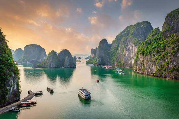 Việt Nam tăng cường thu hút khách quốc tế, hướng tới trở thành điểm đến hàng đầu khu vực