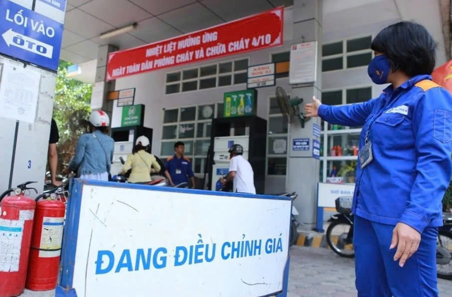 Giá xăng giảm nhẹ, giá dầu đồng loạt tăng trong kỳ điều hành ngày 22/5