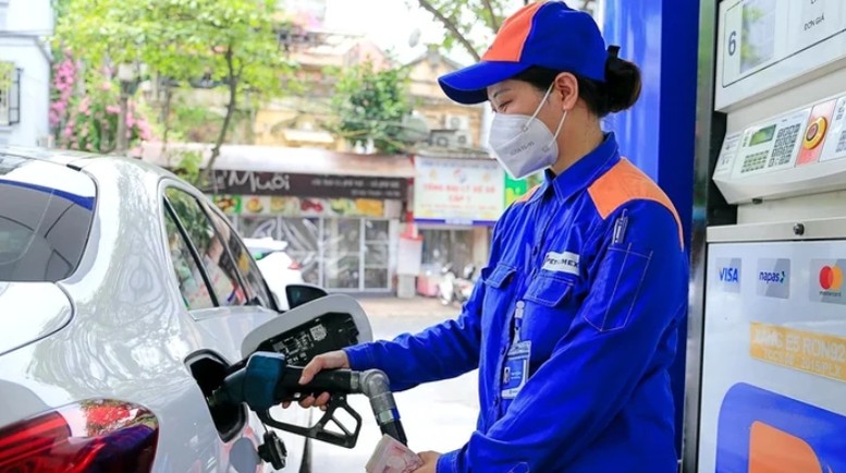 Giá xăng dầu điều chỉnh tăng nhẹ, Quỹ bình ổn tiếp tục không chi