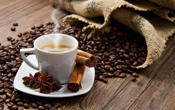 Giá cà phê giảm mạnh trên cả hai sàn, robusta mất 153 USD/tấn