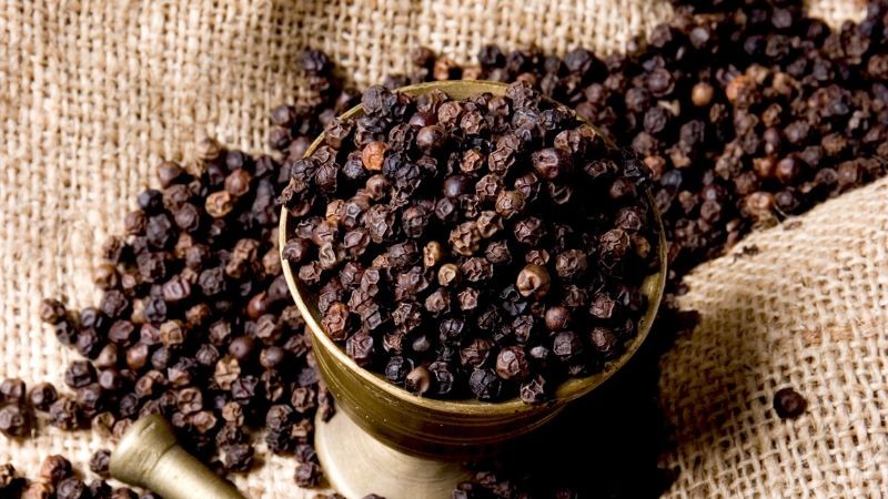 Giá tiêu tăng nhẹ 1.000 đồng/kg, thị trường đang dò đáy và tìm điểm hỗ trợ