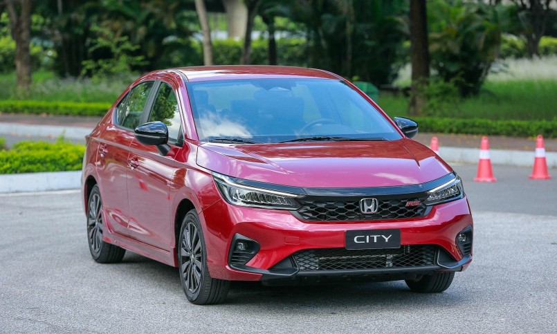Sedan hạng B biến động mạnh: Vios trở lại dẫn đầu, Honda City hụt hơi trong cuộc đua doanh số