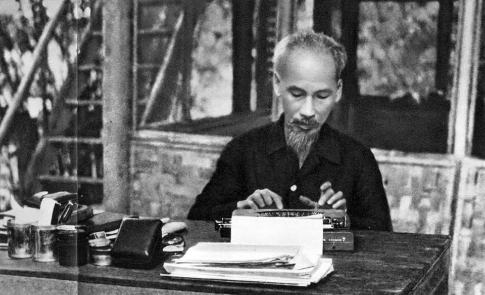 Chủ tịch Hồ Chí Minh đã sáng lập báo Thanh Niên, tờ báo cách mạng đầu tiên của Việt Nam
