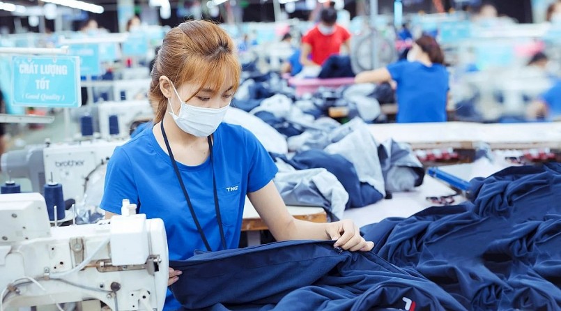 Ngành dệt may Việt Nam đang nỗ lực giữ vững thị phần xuất khẩu giữa bối cảnh ưu đãi thuế quan bị thu hẹp.