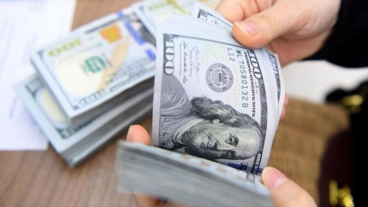 Giá vàng trong nước ngược chiều thế giới, tỷ giá USD hạ nhiệt: Nhà đầu tư nên làm gì?