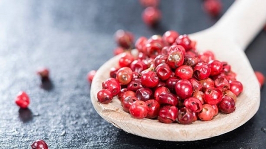 Giá tiêu chạm đỉnh 5 năm, thị trường sôi động trước áp lực cung và cầu