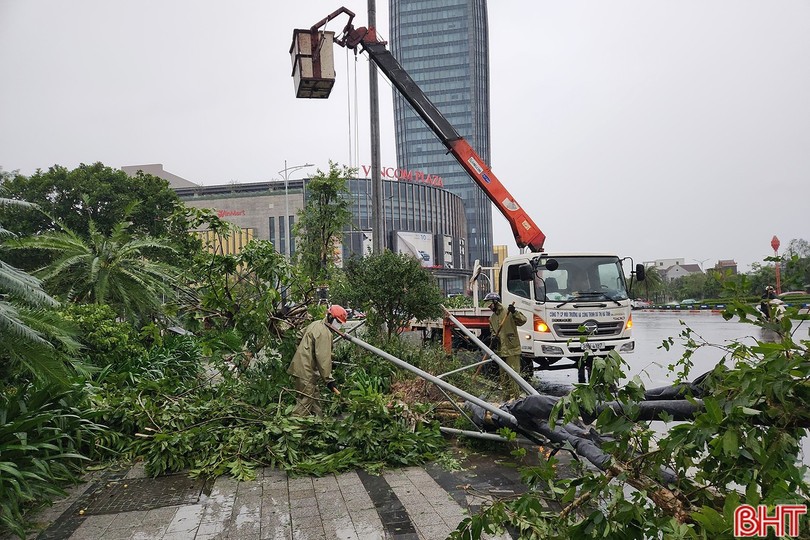 Thủ tướng yêu cầu các địa phương khẩn trương khắc phục hậu quả bão số 5