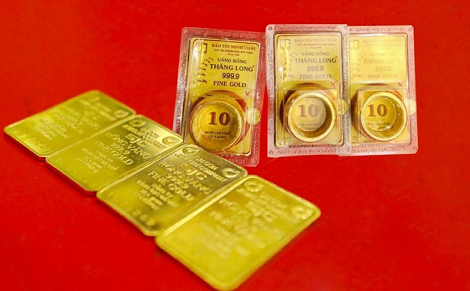 Giá vàng hôm nay 1/9: Vàng trong nước “neo” đỉnh, chênh lệch cao với thế giới