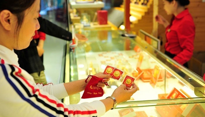 Thủ tướng yêu cầu báo cáo toàn diện về thị trường tiền tệ, vàng và chứng khoán