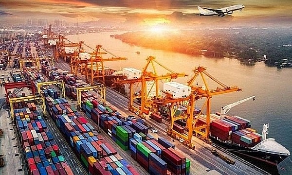 Doanh nghiệp xuất khẩu gặp khó nửa đầu tháng 9, nhập khẩu vẫn duy trì đà cao
