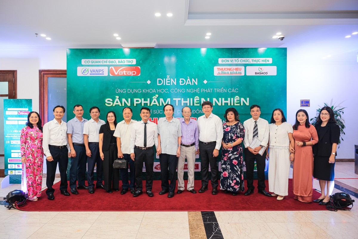 Ứng dụng khoa học công nghệ phát triển sản phẩm thiên nhiên: Kiến tạo cầu nối hợp tác Nhà nước – nhà khoa học – doanh nghiệp Ứng dụng khoa học công nghệ phát triển sản phẩm thiên nhiên: Kiến tạo cầu nối hợp tác Nhà nước – nhà khoa học – doanh nghiệp