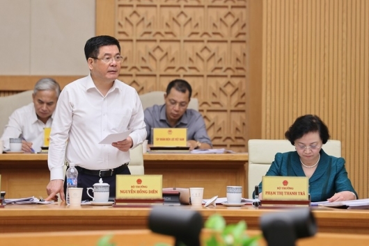 Kỷ lục mới của xuất nhập khẩu Việt Nam: Kỳ vọng vượt mốc 900 tỷ USD năm 2025