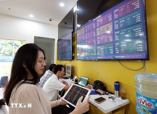 Thủ tướng chỉ đạo phát triển thị trường chứng khoán, tận dụng cơ hội hút vốn ngoại sau nâng hạng