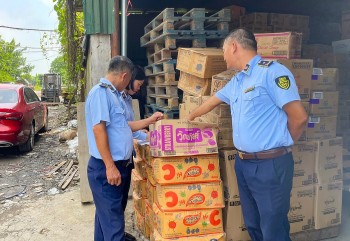 Công ty Nam Anh ở Hà Nội tái phạm kinh doanh thực phẩm nhập lậu, bị phạt 70 triệu đồng