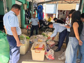 Hà Nội: Phạt gần 70 triệu đồng hai cơ sở kinh doanh thực phẩm vi phạm