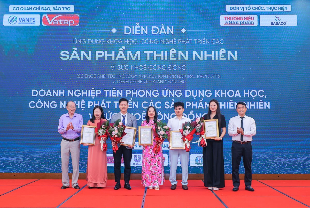 Đảng bộ Doanh nghiệp phường Hà Đông: Đưa nghị quyết của Đảng vào cuộc sống – kiến tạo động lực phát triển bền vững Đảng bộ Doanh nghiệp phường Hà Đông: Đưa nghị quyết của Đảng vào cuộc sống – kiến tạo động lực phát triển bền vững