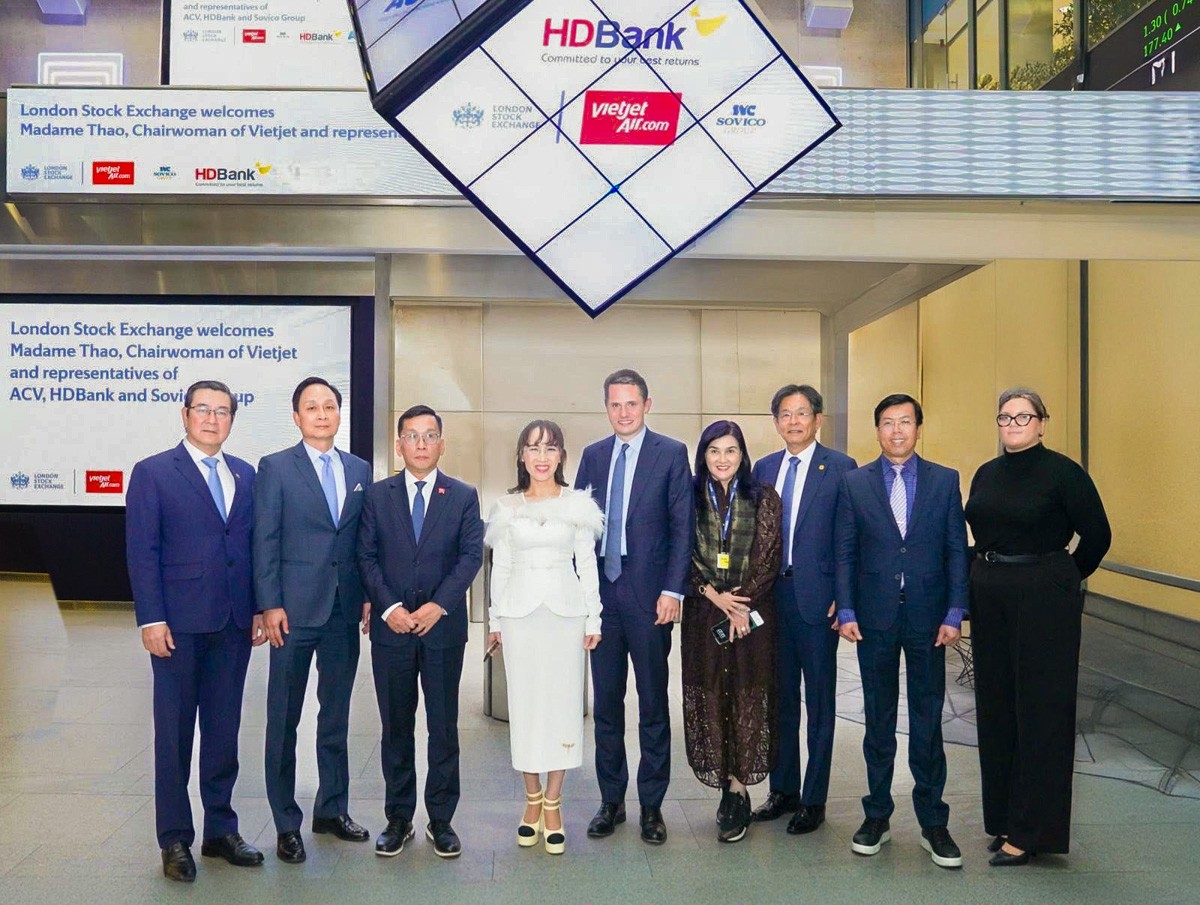 Lãnh đạo HDBank, Vietjet làm việc tại Sàn Chứng khoán Luân Đôn: Tầm nhìn toàn cầu của doanh nghiệp Việt Nam Lãnh đạo HDBank, Vietjet làm việc tại Sàn Chứng khoán Luân Đôn: Tầm nhìn toàn cầu của doanh nghiệp Việt Nam