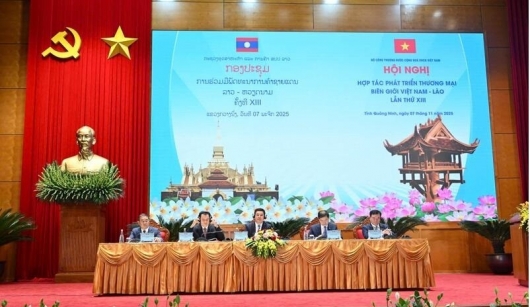 Việt Nam – Lào mở rộng hợp tác thương mại biên giới, hướng tới phát triển bền vững và toàn diện